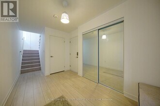 3165 Lotus Cmn in Burlington, ON - Building Photo - Building Photo