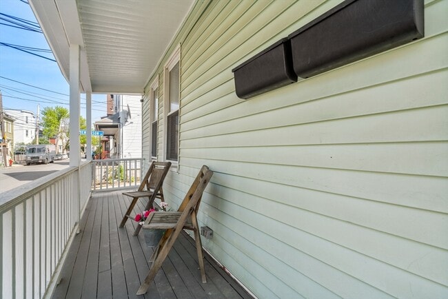 32 Richardson St in Somerville, MA - Building Photo - Building Photo