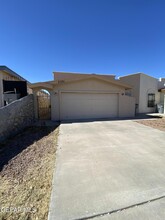 2201 King James Ln Pl in El Paso, TX - Foto de edificio - Building Photo