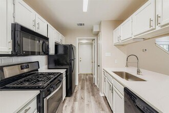 9201 Sedgemoor Trail in Austin, TX - Building Photo - Building Photo