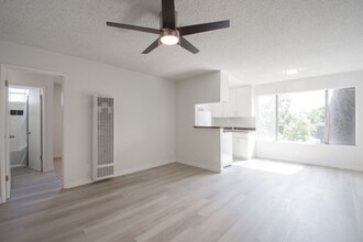 Corinth-4272 in Los Angeles, CA - Building Photo - Interior Photo