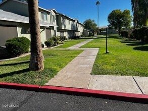 4724 N 26th Dr in Phoenix, AZ - Building Photo - Building Photo