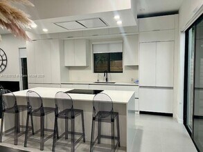440 SW 15th Rd in Miami, FL - Building Photo - Building Photo