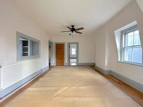 250 Grand St, Unit 3 in Newburgh, NY - Building Photo - Building Photo