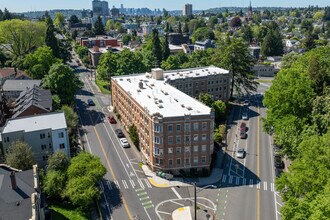 Park Vista in Seattle, WA - Building Photo - Building Photo