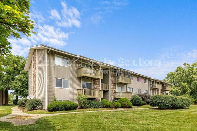 2042 Gascony Parc Dr in Lake St. Louis, MO - Building Photo - Building Photo