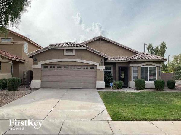 961 W Tremaine Ave in Gilbert, AZ - Building Photo