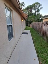 6882 Mitchell St in Jupiter, FL - Building Photo - Building Photo