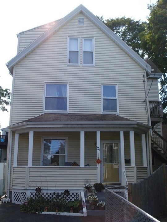 79 Cushing St in Waltham, MA - Building Photo