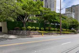 Craigside Apartments in Honolulu, HI - Building Photo - Building Photo