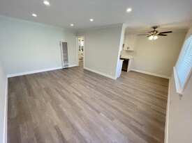 1549 S. Westgate Ave. in Los Angeles, CA - Building Photo