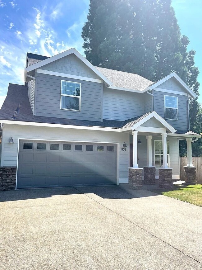property at 831 NW Douglas Pl