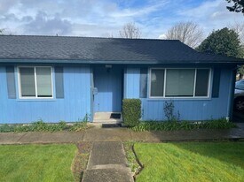 4460 Lief Erikson Dr in Astoria, OR - Building Photo