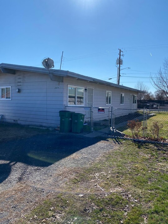 2424 Union Ave in Klamath Falls, OR - Foto de edificio