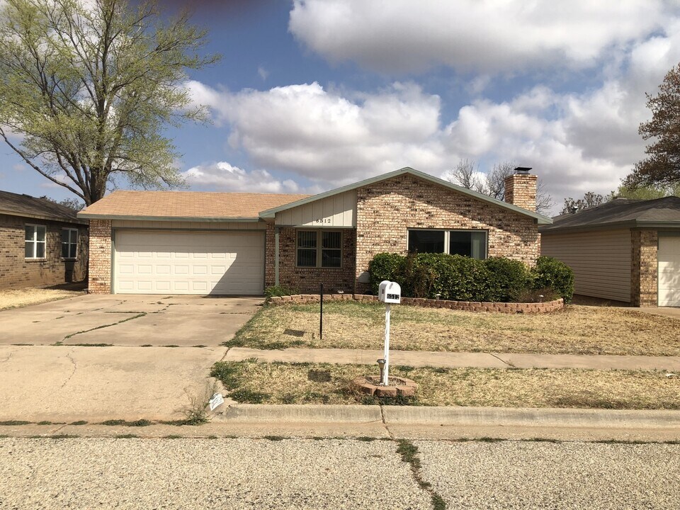 6512 22nd St in Lubbock, TX - Foto de edificio