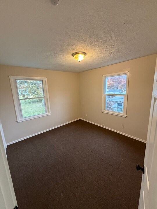 852-852 S Central Dr in Lorain, OH - Building Photo