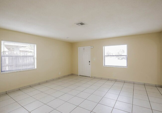 7420 Johnson St in Hollywood, FL - Foto de edificio - Building Photo