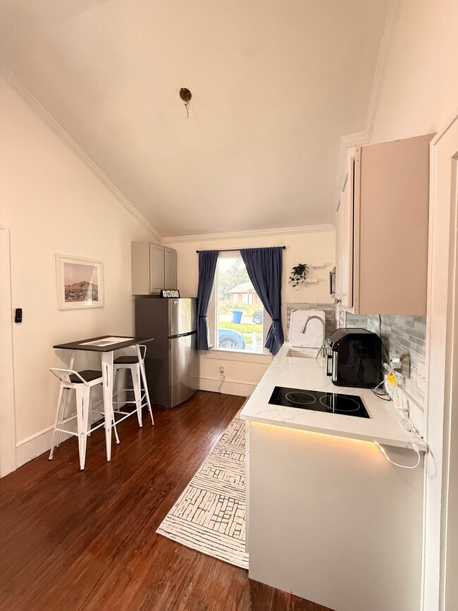 1920 Victoria Ave in Ft. Myers, FL - Building Photo - Building Photo