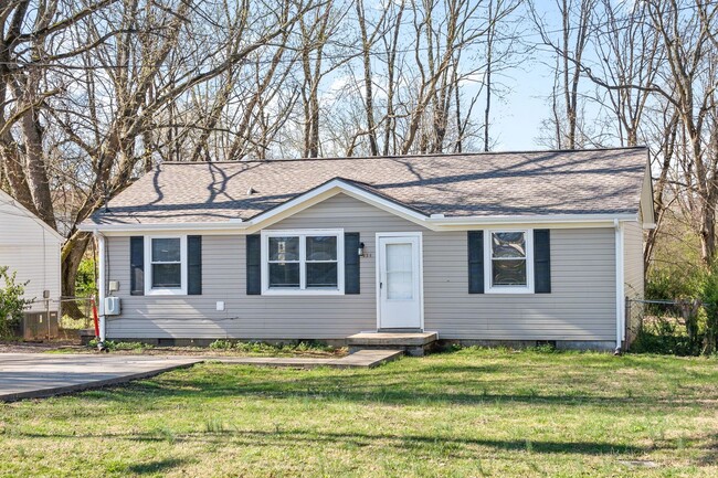 226 Tobacco Rd in Clarksville, TN - Building Photo - Building Photo