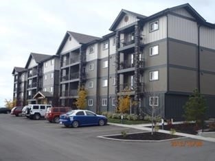 Northridge Village in St. Albert, AB - Building Photo