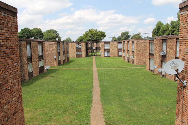 Sunrise Terrace Apartments in Memphis, TN - Foto de edificio - Building Photo