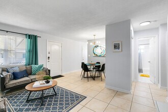 1029 Park Dr in Indian Harbour Beach, FL - Foto de edificio - Building Photo