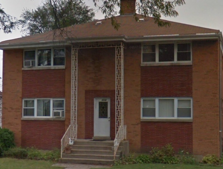 2116 S 5th Ave in Maywood, IL - Building Photo