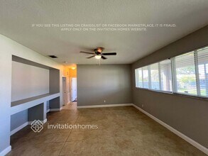 1866 SE Berkshire Blvd in Port St. Lucie, FL - Foto de edificio - Building Photo