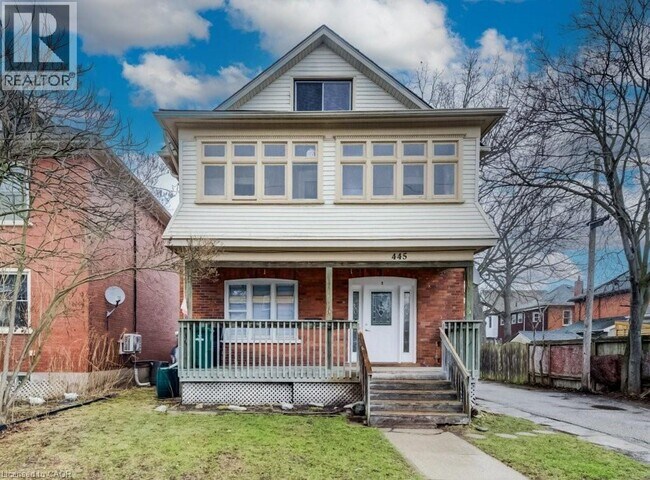 445 Vine St in Cambridge, ON - Building Photo - Building Photo
