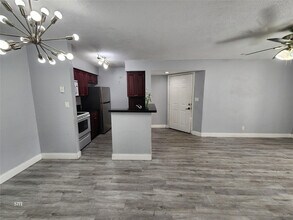 2736 S University Dr in Davie, FL - Foto de edificio - Building Photo