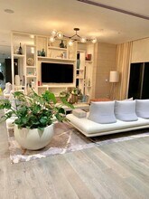 650 NE 32nd St, Unit 2701 in Miami, FL - Foto de edificio - Building Photo