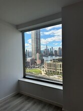 77 Commercial St in Brooklyn, NY - Building Photo - Building Photo