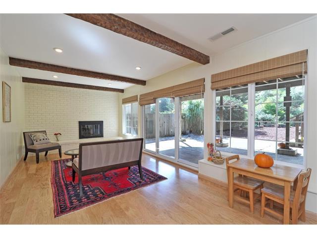 1045 Everglades Dr in Pacifica, CA - Foto de edificio - Building Photo