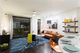 1102 S Lamar Blvd in Austin, TX - Building Photo - Building Photo