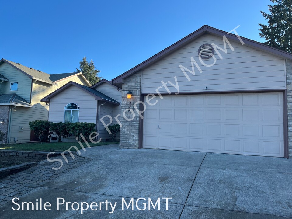 256 Seeger Ct SE in Salem, OR - Building Photo