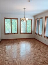 1229 Lyndale Dr in Charleston, WV - Foto de edificio - Building Photo