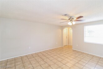 116 Columbia Rd in Venice, FL - Foto de edificio - Building Photo