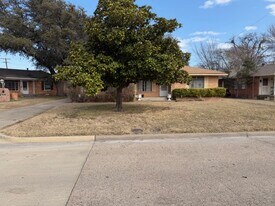 6421 Lontos Dr in Dallas, TX - Building Photo