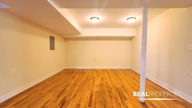 1121 W Oakdale Ave in Chicago, IL - Building Photo - Building Photo