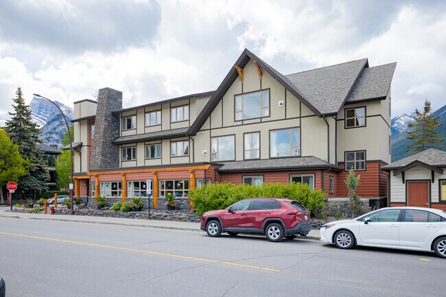 229 Beaver St in Banff, AB - Building Photo - Primary Photo