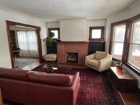 1265 W Clifton Blvd, Unit upper in Lakewood, OH - Building Photo