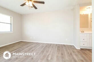 317 NW 118th St, Unit A in Oklahoma City, OK - Foto de edificio - Building Photo