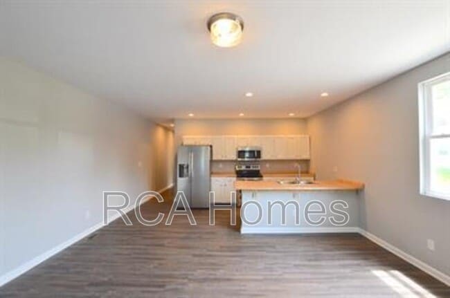 property at 3501 N Illinois St