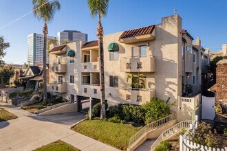 319 N Hollywood Way in Burbank, CA - Building Photo - Primary Photo