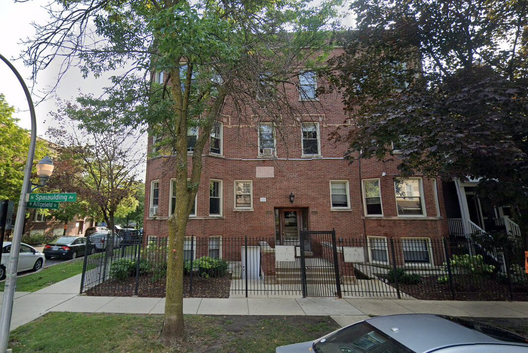 3271 W Altgeld St in Chicago, IL - Foto de edificio