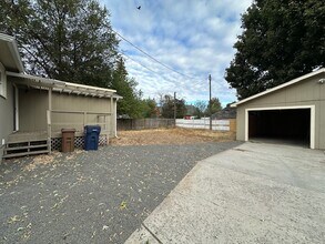 715 E 37th Ave in Spokane, WA - Foto de edificio - Building Photo