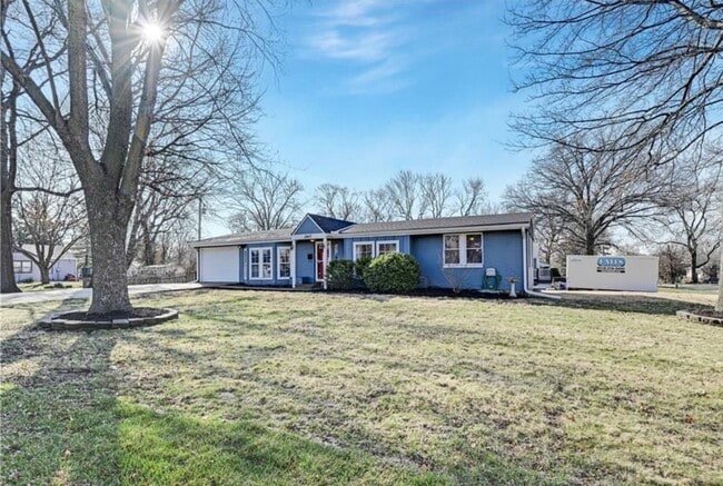 12417 W 56th St in Shawnee, KS - Foto de edificio - Building Photo