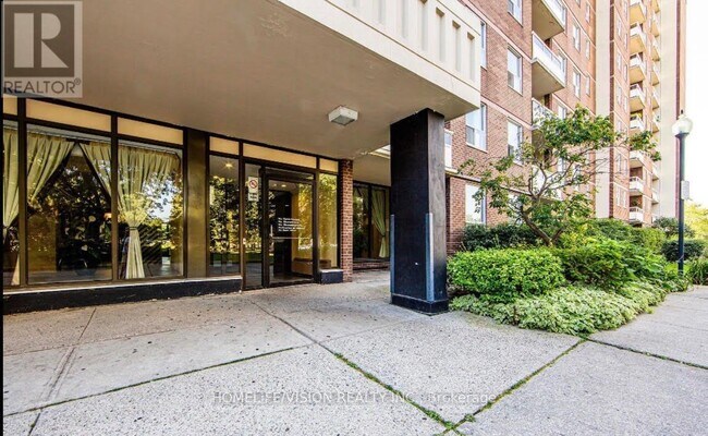 175 Hilda Ave in Toronto, ON - Building Photo - Building Photo