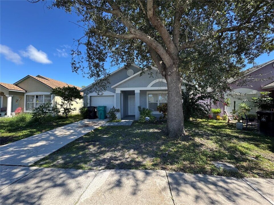 1143 Fremont Park Ave in Orlando, FL - Building Photo