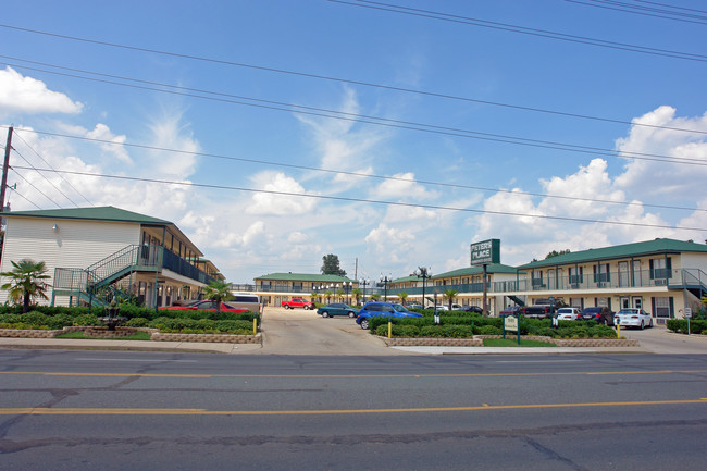 Peters Place in Bossier City, LA - Foto de edificio - Building Photo